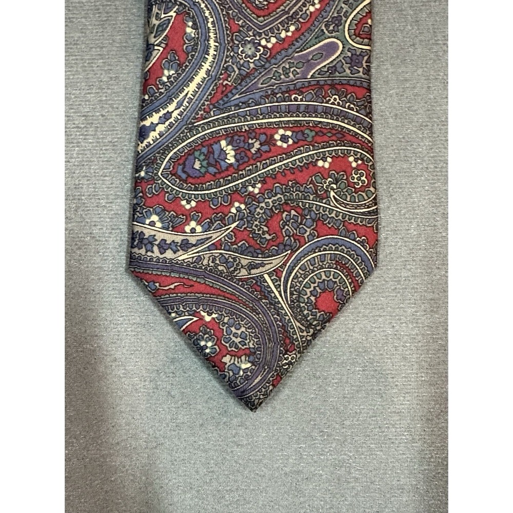 Benchmark Tie Paisley Necktie 100% Silk Made in USA 59" x 3.5"